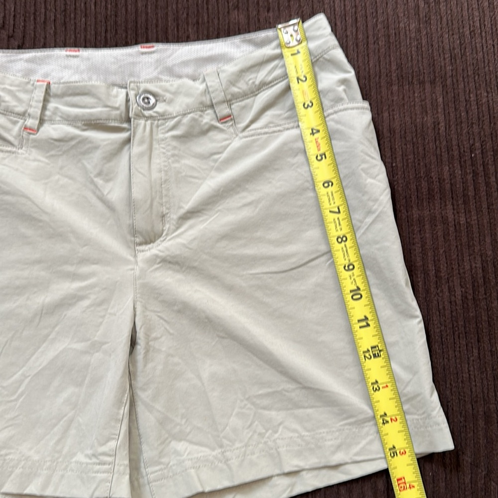 Patagonia Women’s Shorts 10 khaki - Picture 5 of 7